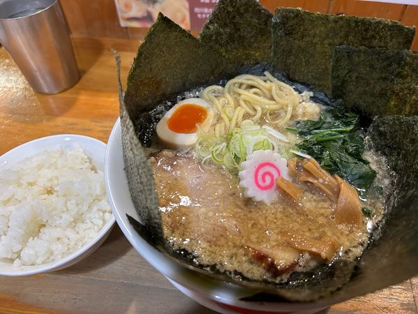 「【限定】背脂豚骨950円、海苔増し110円、半ライス110円」@麺屋 むじゃきの写真