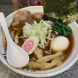 生姜醤油らーめん　全のせ