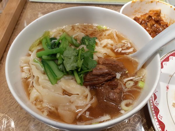 「牛肉刀削麺」@魯香酒樓の写真