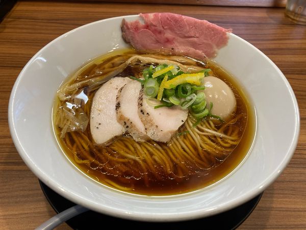 「中華そば・鶏チャー2枚、味玉」@麺童 豊香の写真