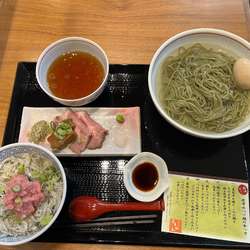名古屋コーチンの昆布水つけ麺