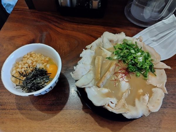 「鶏チャーシューメン」@鶏白湯らーめん ちきんういんぐの写真