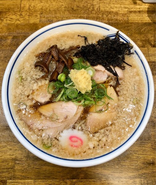 「背脂生姜ラーメン大盛（900＋100）」@生姜醤油専門 我武者羅 幡ヶ谷本店の写真