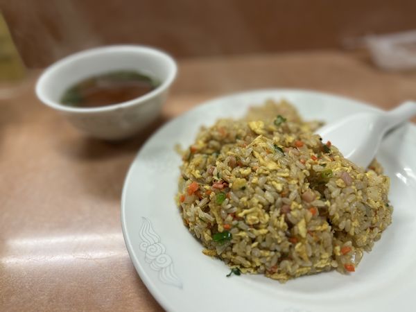 「焼飯 600円 餃子（8個）400円」@中華料理 九龍の写真