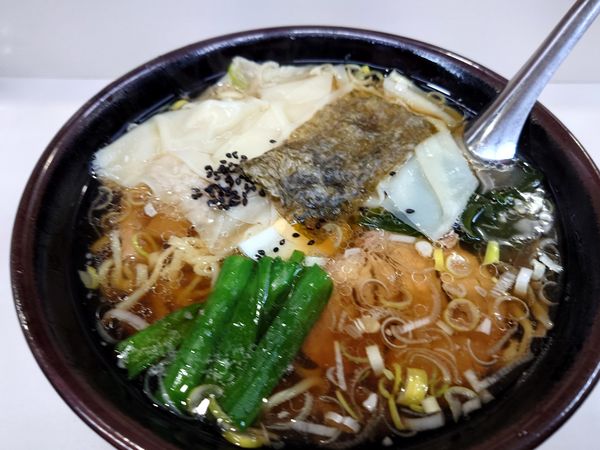 「ワンタン麺 750円」@手もみらーめん 十八番 北坂戸店の写真