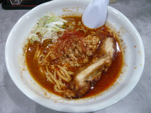 「旨辛魚（並盛、ニンニク少、辛増し）」@旨辛ラーメン表裏 高田馬場店の写真