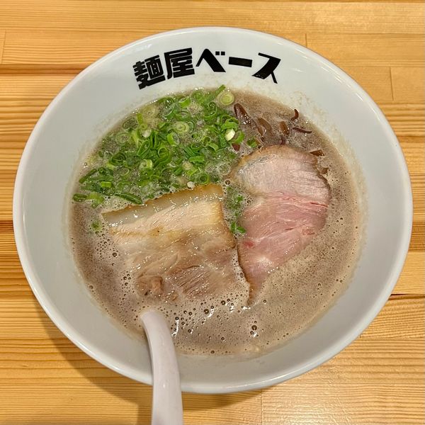 「豚骨ラーメン（780円）」@麺屋 ベースの写真