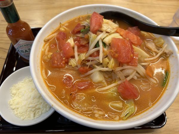 「濃厚トマトタンメン900円(野菜増し)」@埼玉タンメン 山田太郎 清瀬北口店の写真