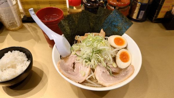 「煮干し醤油」@超ごってり麺 ごっつ 秋葉原店の写真