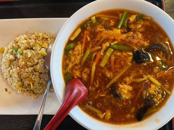 「ｽｰﾗｰ麺固め ﾗﾝﾁ炒飯ｾｯﾄ 800円」@中華酒場 三百楽 町田店の写真