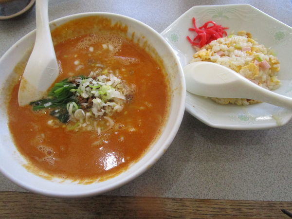 「担々麵と半チャーハンSet 850円」@千力の写真