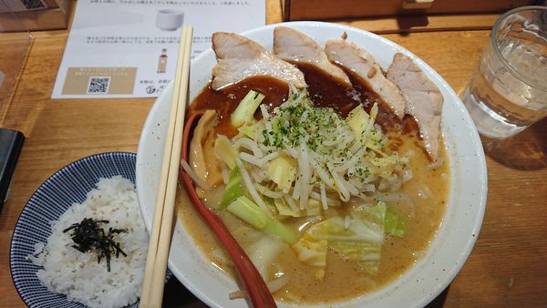 「焼きあご味噌チャーシュー麺＋茶づけ」@焼きあご塩らー麺 たかはし 上野店の写真