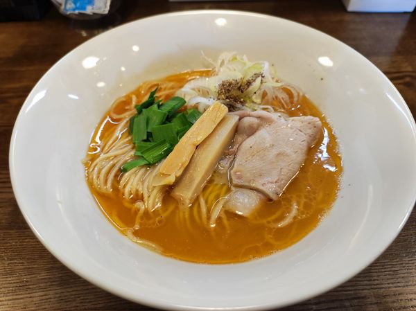 「ピリ辛な濃厚中華そば〜ご飯割付〜」@㐂九八～エキチカ～の写真