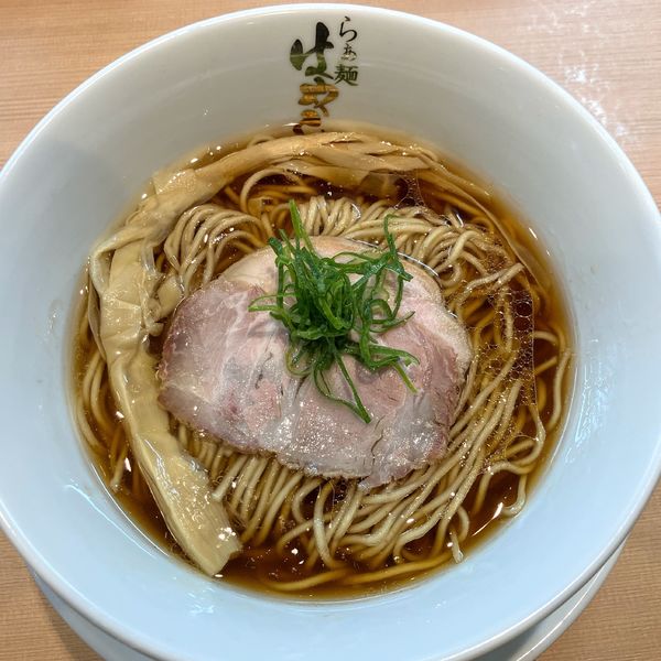 「醤油らぁ麺825円他」@らぁ麺はやし田 南船橋店の写真