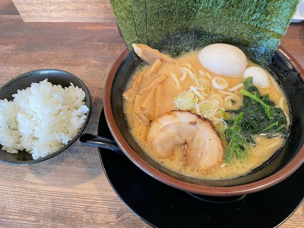 「味玉ラーメン」@山亀家 西千葉店の写真