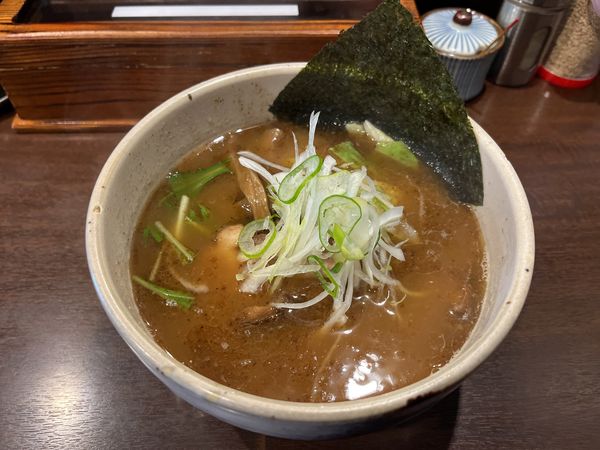 「無尽蔵　醤油ラーメン　850円」@麺屋 無尽蔵の写真
