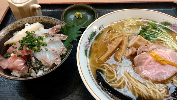 「あら炊き支那そば(白醤油)+Sセット」@幸屋きよまる 総本店の写真