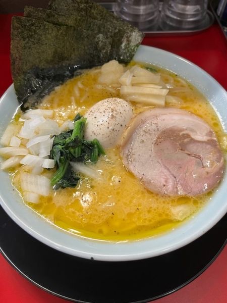 「豚骨醤油」@横浜家系ラーメン かすたむ家 岩塚駅前店の写真