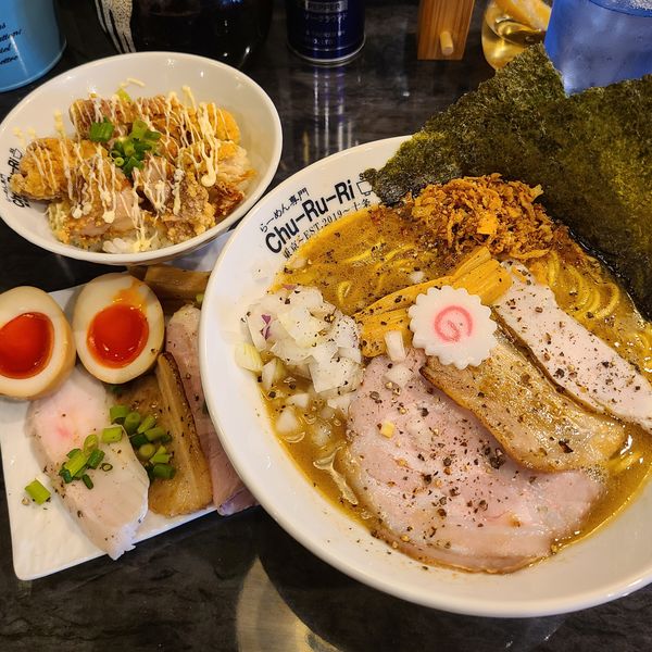 「こってり鷄中華そば特製+カラマヨ丼」@らーめん専門 Chu-Ru-Ri 2号店の写真