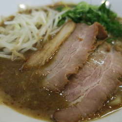 どろラーメン 900円