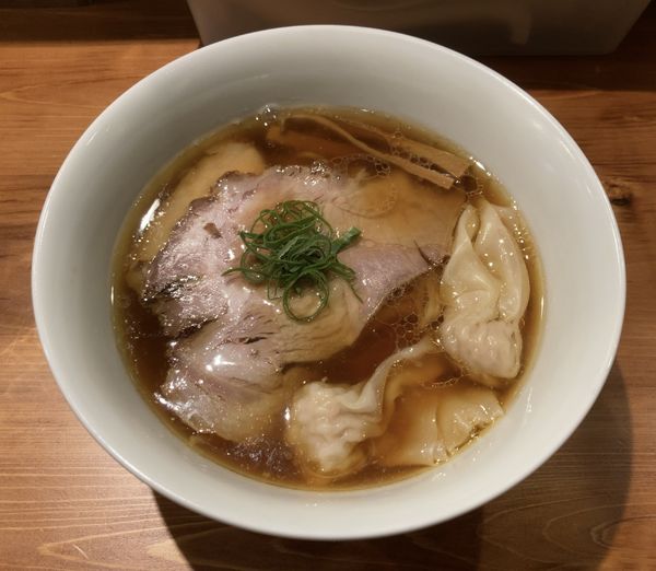 「ワンタン醤油らぁめん」@麺 ふじさきの写真