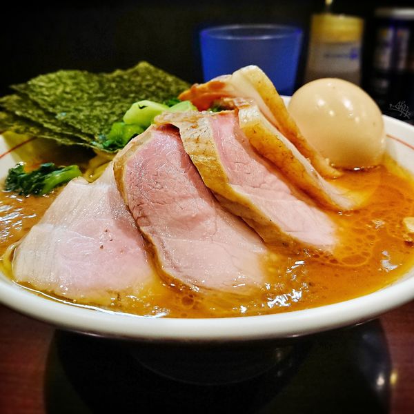 「チャーシューめん もも 中盛り、味付玉子」@らーめん飛粋の写真