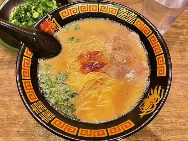 「天然豚骨ラーメン　980」@一蘭 浅草店の写真