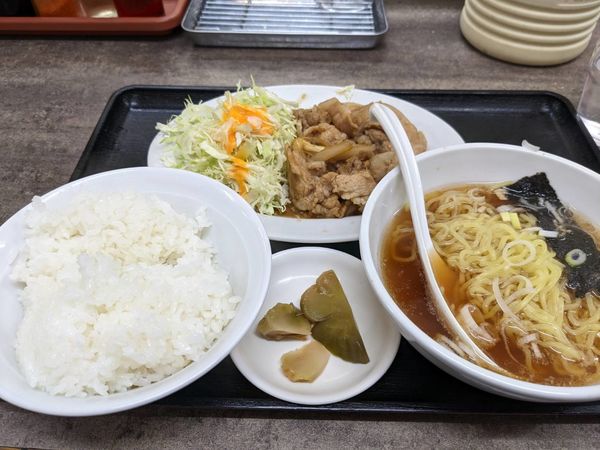 「焼肉定食半ラーメン付き(720円)」@中華丸八の写真