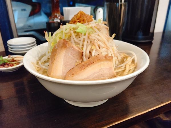 「山盛りラーメン承太郎(並盛・300g)920円→500円」@麺屋 承太郎の写真