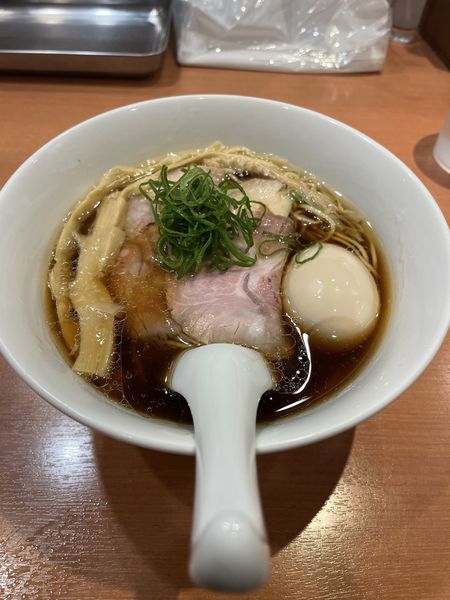 「特製醤油らぁめん」@らぁ麺 はやし田 池袋店の写真