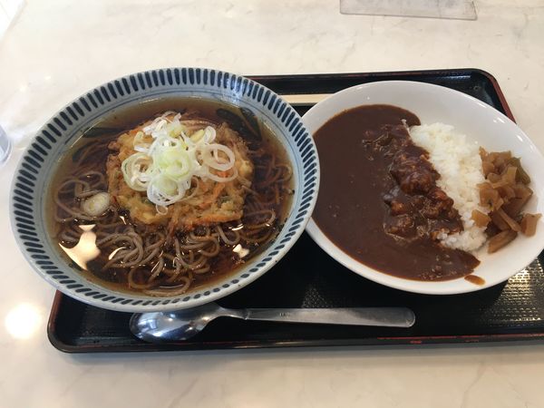 「かき揚げ天ぷらそばミニカレーセット」@KITCHEN HACHIOJIの写真