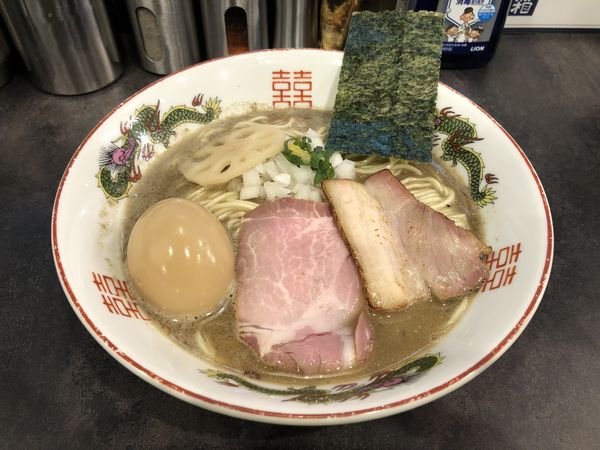 「煮干らーめん 1,000円 + クーポン味玉」@西永福の煮干箱の写真