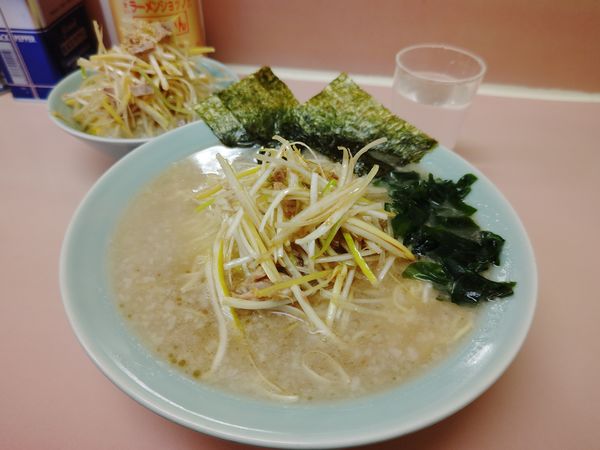 「ネギラーメン＆ネギライス１０００円（ネギネギ）」@ラーメンショップ椿 新奥多摩街道店の写真