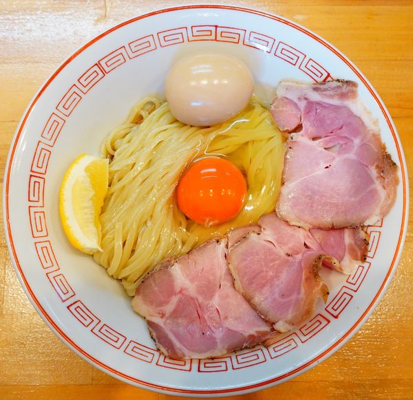 「TKM レモン＋半熟味玉」@元祖 肉玉そば越智 越谷店の写真