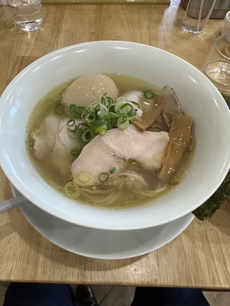 「とくせい塩らぁめん」@らぁめん たんぼの写真