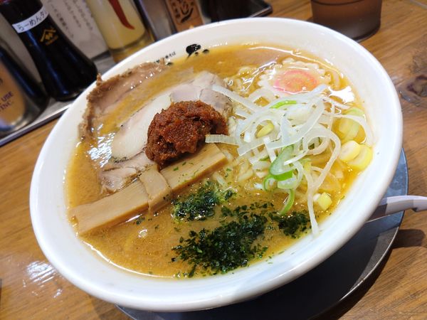 「限定 辛味噌ラーメン 900円」@中華そば ひらこ屋 㐂ぼしの写真