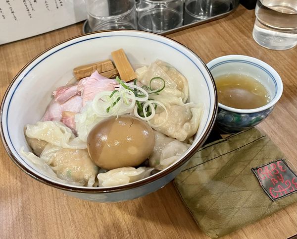 「特製油そば＋ワンタン3個」@MENクライの写真