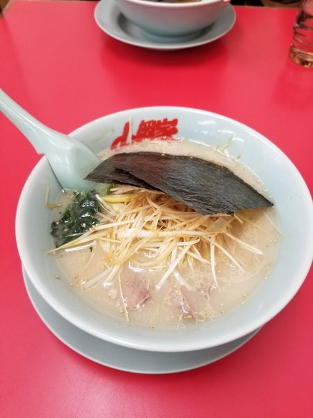 「塩ネギラーメン」@山岡家 フォレスト河口湖店の写真