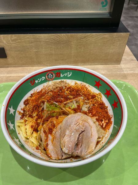 「辛まぜそば」@ジャンクガレッジ カインズ朝霞店の写真