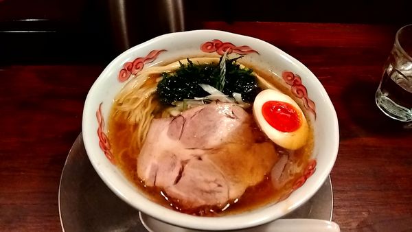 「ラーメン（醤油）（７５０円）」@麺・DINING 毘沙門天の写真