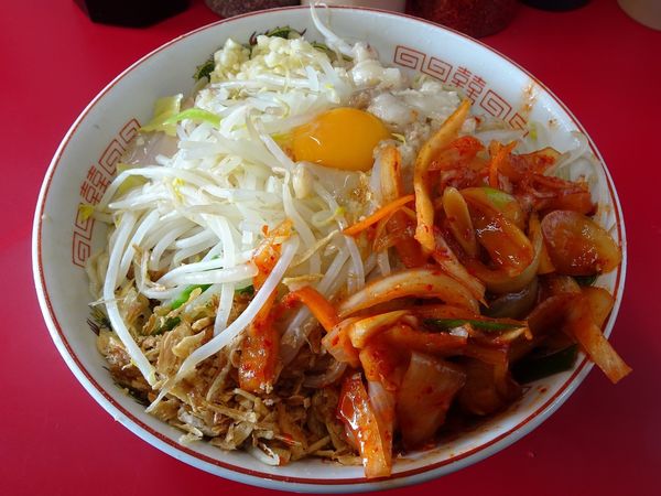 「ラーメン豚2枚（850円）＋汁なし＋SUPERキムチ　NA」@ラーメン二郎 湘南藤沢店の写真