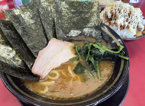「ラーメン　のり　ライス大盛り」@家系ラーメン 王道家の写真