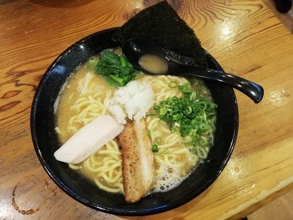 「鶏白湯ラーメン　大盛」@三代目麺処 「まるは」極 船橋店の写真
