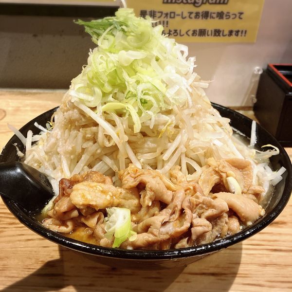 「醤油辛ホルモンメン」@こちとら立石麺豚酒場 粋な豚の写真