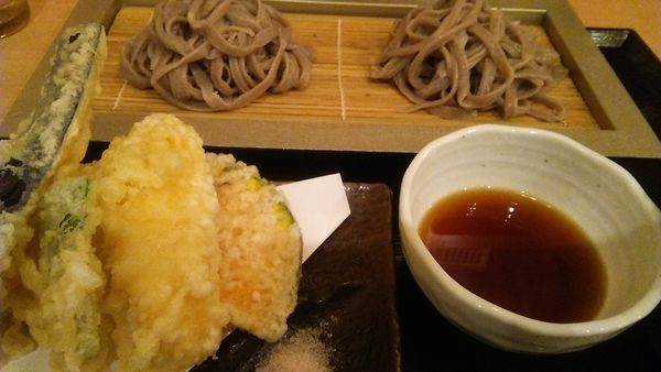 「野菜天ざるそば 1419円」@北海道そば さくら 市川店の写真