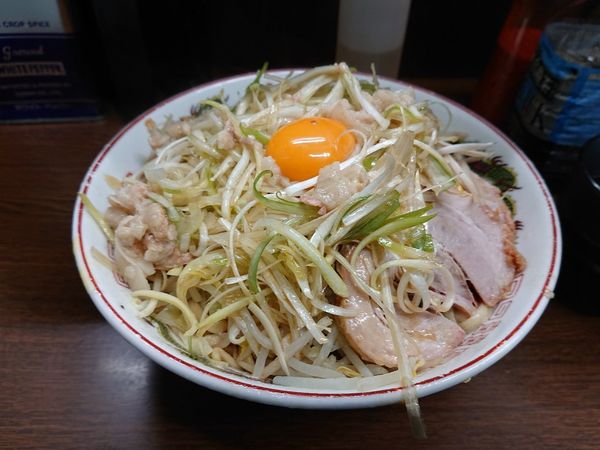 「汁無し 小 ネギ」@ラーメン二郎 横浜関内店の写真