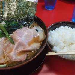 チャーシュー麺(５枚)＋ライス(サービス大盛)