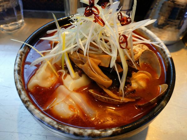 「浅蜊辛そば（930円）＋海老ワンタン（380円）」@麺匠 呉屋の写真