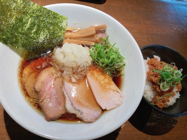 「名古屋コーチン醤油＋大蒜辛肉飯＋チャーシュー2枚」@喜元門 本店の写真