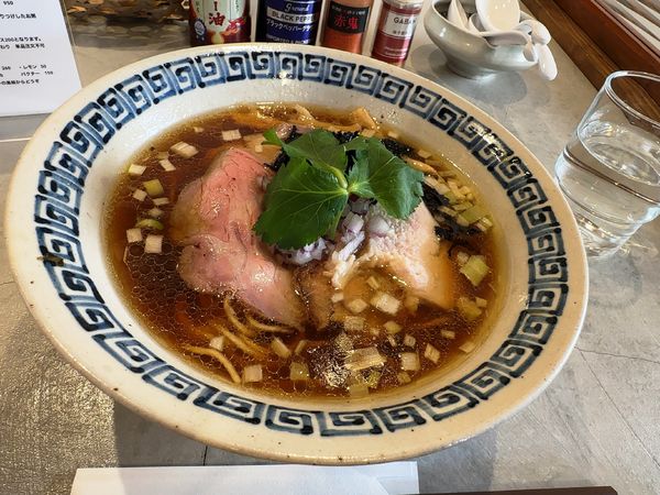 「鶏と貝出汁の中華そば（醤油）」@八二軒の写真